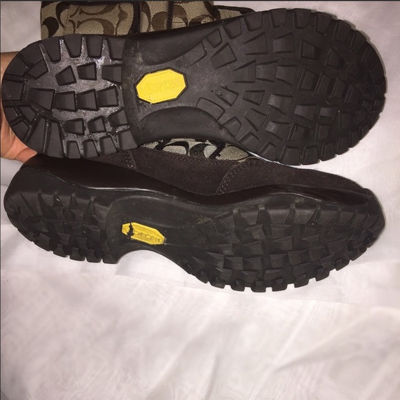 Coach snow boots sz 7.5 - Picture 4 of 5